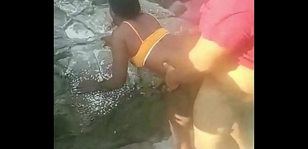 Fapdex - Bela iacutendia leva a praia de abricoacute a loucura com um bukkake  alucinante 1438 Porn Videos