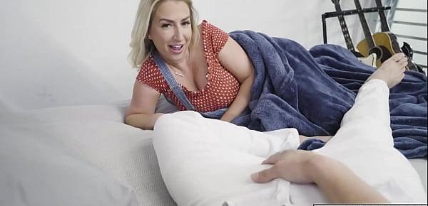 White Blonde Chick Pounded By a Hard Cock on the Bed
