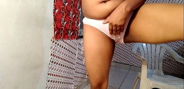 Indian desi wife caught masturbating her wet pussy on webcam 2761 Porn Videos