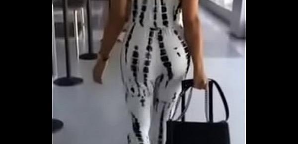 Candid white chick omg hot jiggle in dress!!!